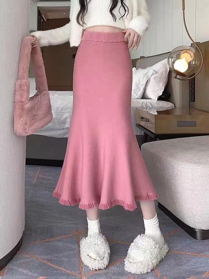 Elegant maxi skirt for women with voluminous hem and fringed details Lune London