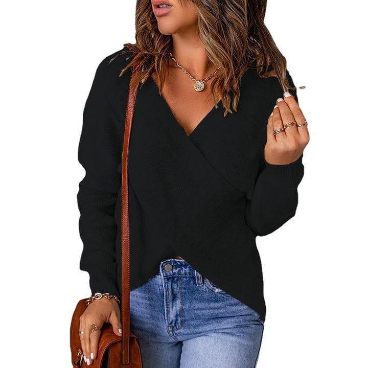 Casual pullover for women with deep V-neck and textured fabric Lune London