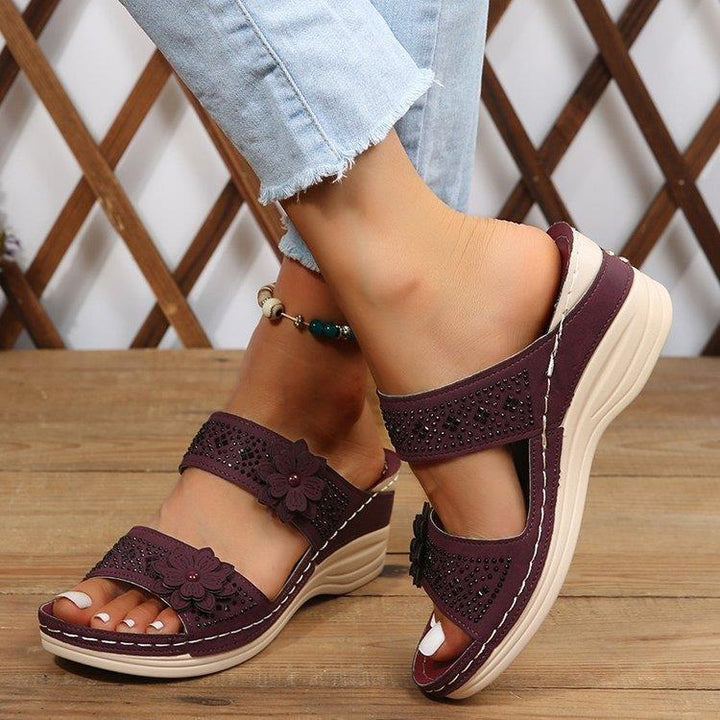 Wedge sandals for women with a floral design and an anatomical sole Lune London