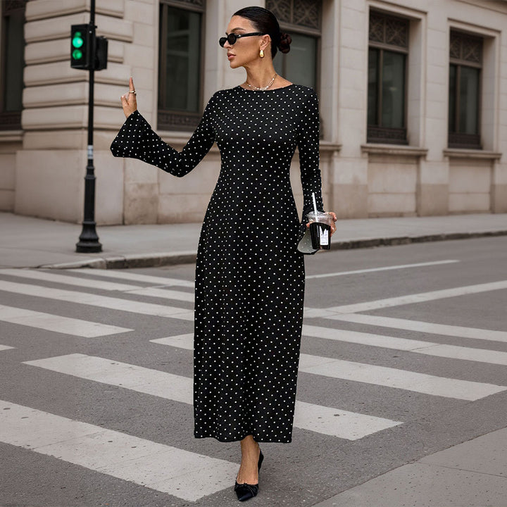 Robe maxi femme avec un design à pois à la mode et des manches élégantes Chic & Stil