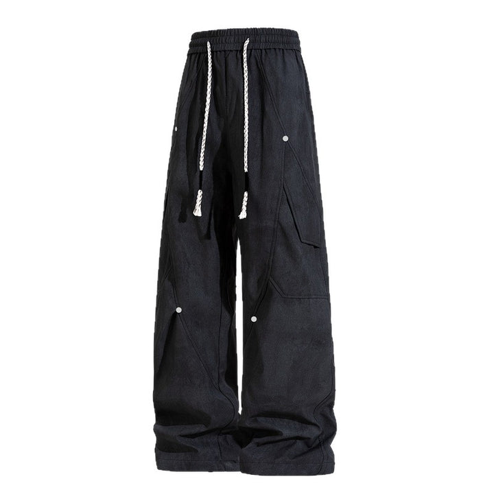 Fashionable women's cargo pants with elastic waist and deep pockets Lune London