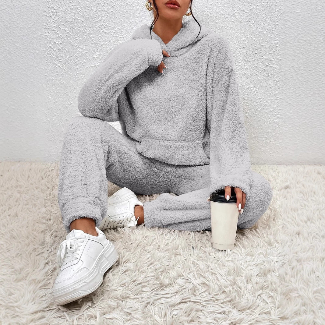 Women's fleece loungewear set with hood and pockets Lune London