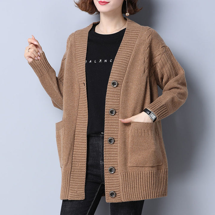 Ladies comfortable knitted cardigan with deep ribbed pattern and practical pockets Lune London