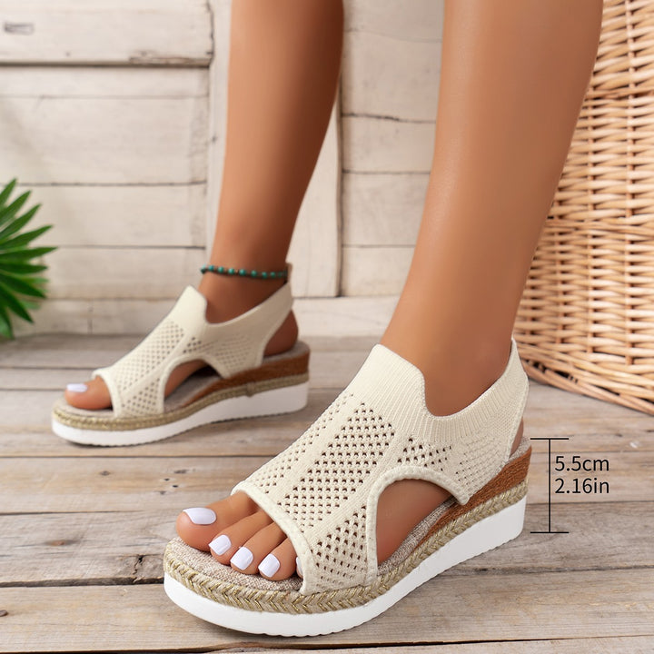 Comfort sandals for women with breathable mesh structure and flexible sole Lune London