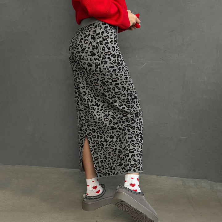 Midi skirt for women with leopard pattern and slit design Lune London