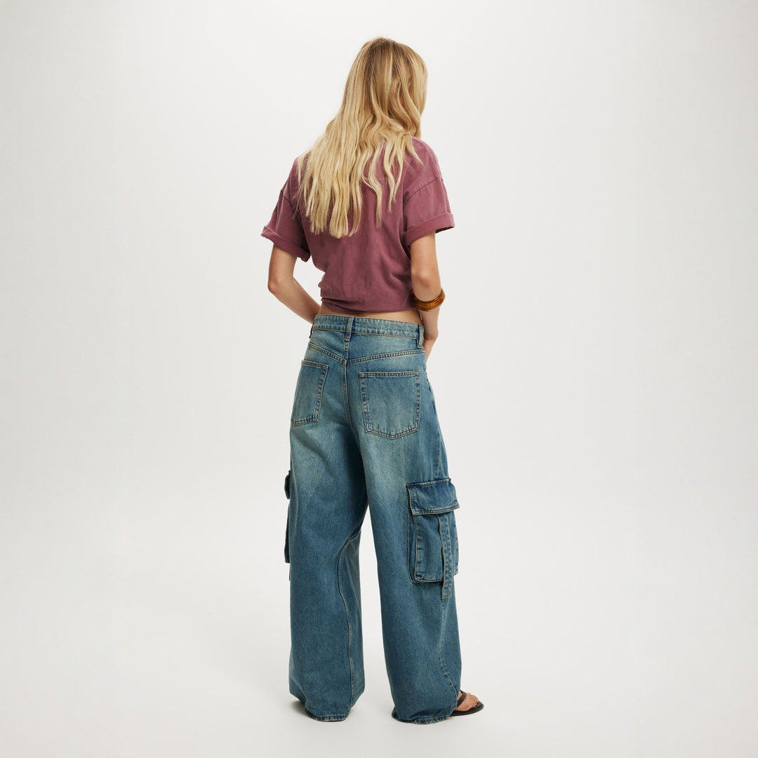 Women's casual wide-cut cargo jeans with practical pockets Lune London