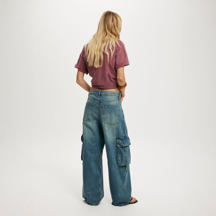 Women's casual wide-cut cargo jeans with practical pockets Lune London