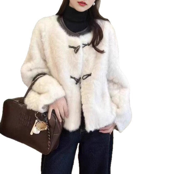 Veste en polaire confortable pour femmes avec des détails de boutons à la mode Chic & Stil