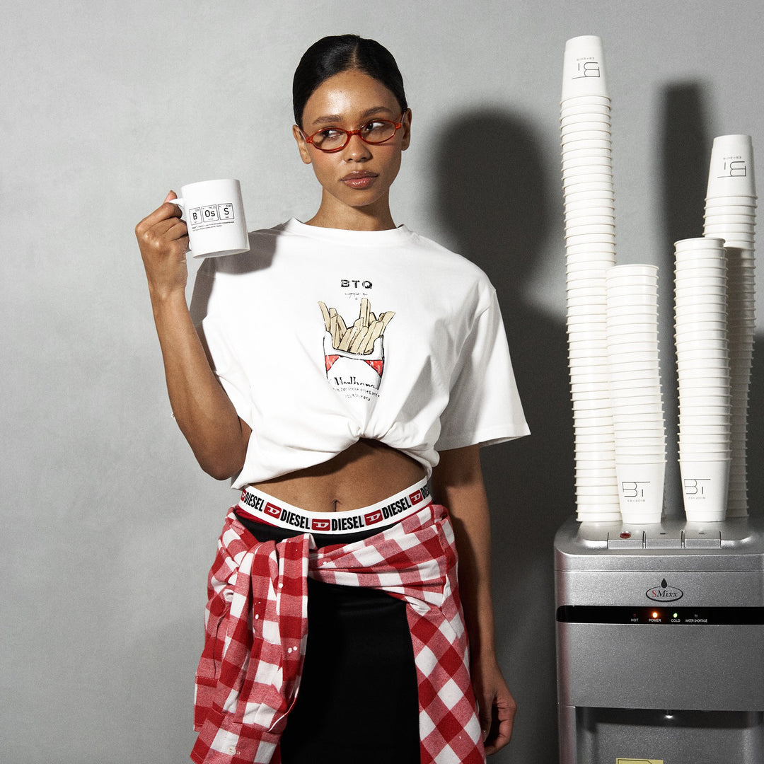 T-shirt for women with a creative graphic design and a comfortable fit Lune London