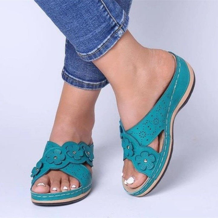 Comfortable floral sandals for women with anatomical sole Lune London