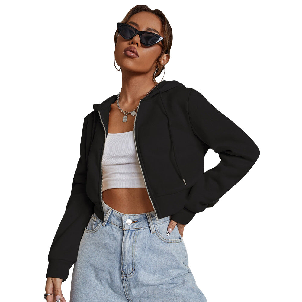 Short hooded jacket for women with a trendy cut and comfortable material Chic & Stil