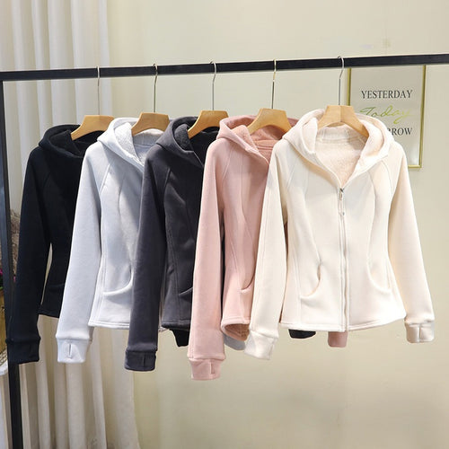 Veste en polaire confortable pour femmes avec fermeture éclair complète et capuche Chic & Stil