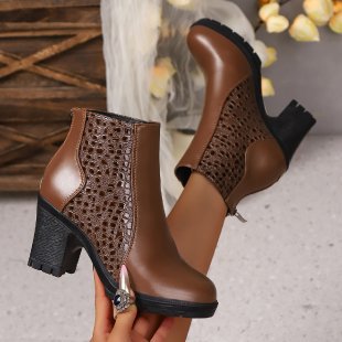 Lune London | Ladies elegant and stylish ankle boots with textured upper material and sturdy block heel