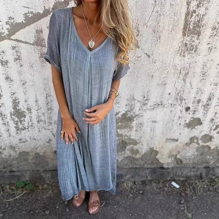 Casual maxi dress for women in lightweight fabric with V-neck and short sleeves Lune London