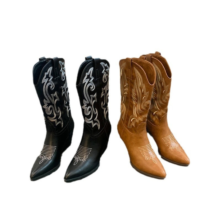 Women's cowboy boots with elegant embroidery and a modern design with wedge heel Lune London