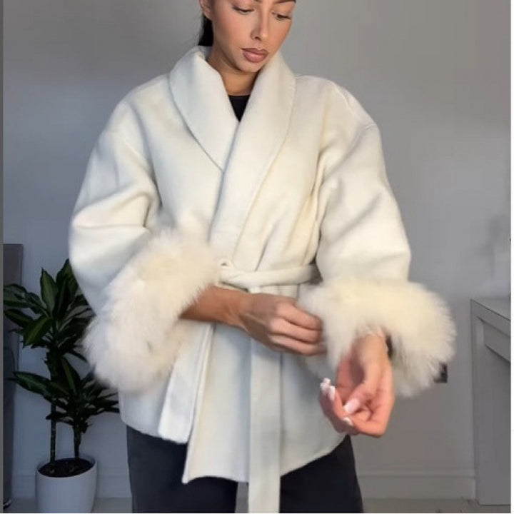 Elegant hooded jacket for women with faux fur trim Lune London