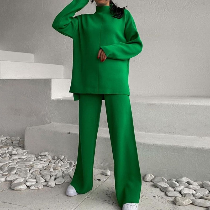 Casual knitted set for women with a loose fit and a high collar Lune London