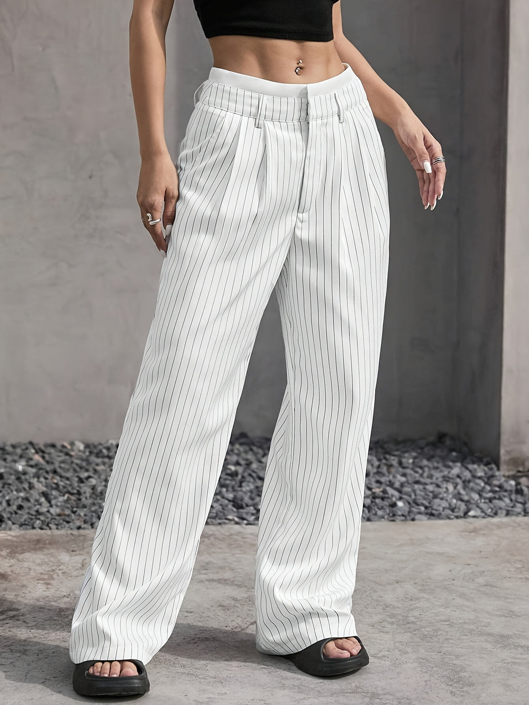 Pantalons cropped classiques pour femmes avec poches angulaires Chic & Stil