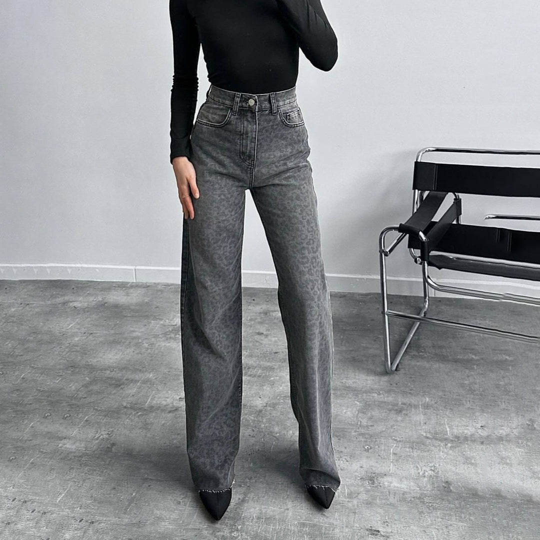 Trendy snake-pattern women's jeans with high waist and straight cut Lune London