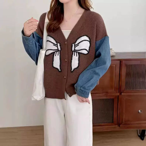 Cardigan féminin à la mode avec broderie décorative en nœud Chic & Stil