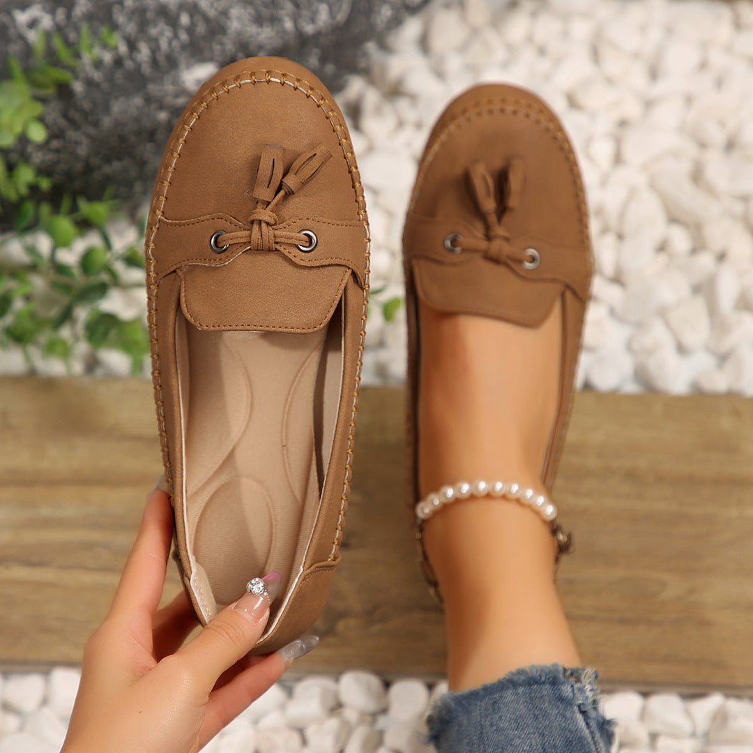 Women's Moccasins with Elegant Bow Decoration and Comfortable Footbed Design Lune London