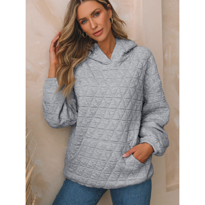 Quilted hooded sweatshirt for women with practical pockets Lune London