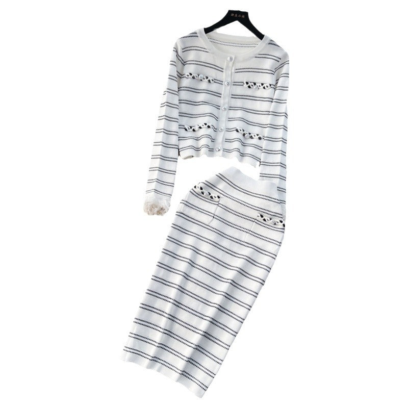 Elegant women's knit set with zipper Lune London
