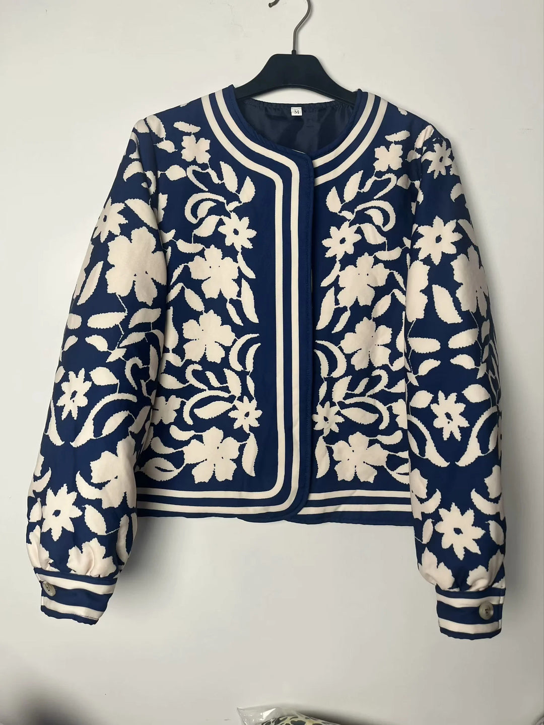 Embroidered women's jacket with a floral design and a modern cut Lune London