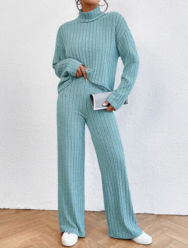 Ladies' set in fine soft knit with turtleneck Lune London