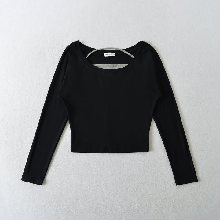 Casual long sleeve t-shirt for ladies with an elegant boat neck and a trendy back detail Lune London