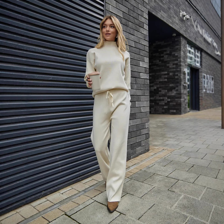 Ladies elegant knit set with high collar Lune London