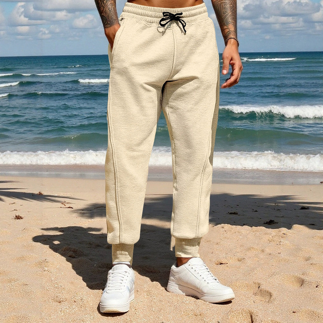 Casual sports pants for men with elastic waistband and practical side pockets Lune London
