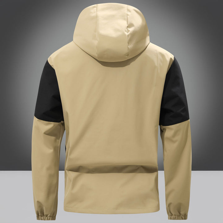 Functional jacket for men in breathable material with practical pockets Lune London
