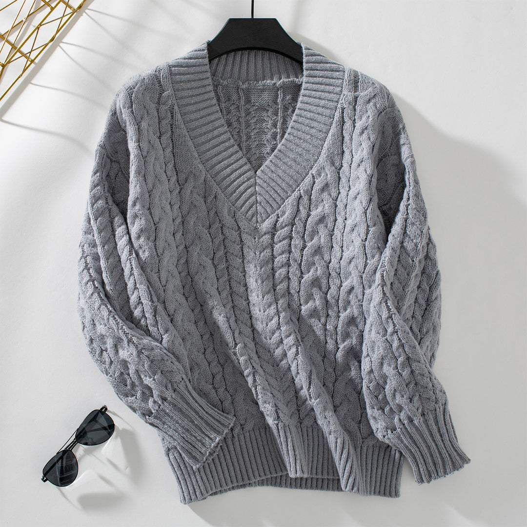 Chunky knit sweater for women with V-neck and cable pattern Lune London