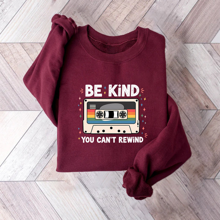 Sweatshirt femme avec design de cassette vintage et lettrage inspirant Chic & Stil