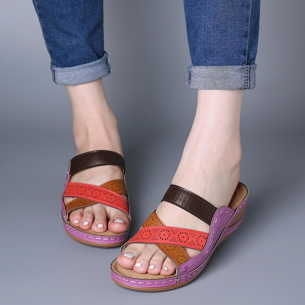 Comfortable sandals for women with trendy cut and adjustable straps Lune London