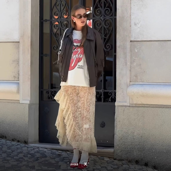 Maxi skirt for women with a delicate lace design and a seductive slit Lune London