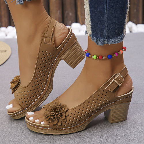 Comfort sandals for women with breathable inserts and delicate flower application Lune London