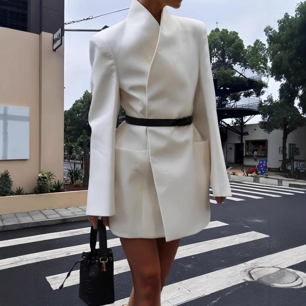Ladies Elegant and modern blazer jacket Lune London