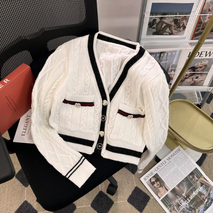 Knitted women's jacket with braided pattern and contrasting pockets Lune London