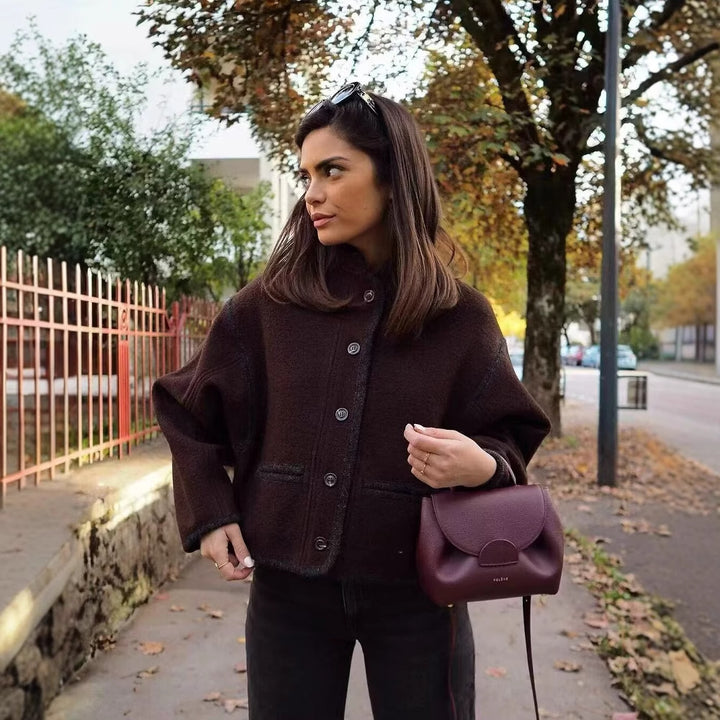 Fashion blazer jacket for women with button closure and contrasting accents Lune London