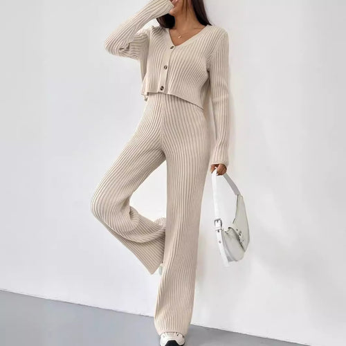 Knitted set for women with V-neck and wide legs Lune London