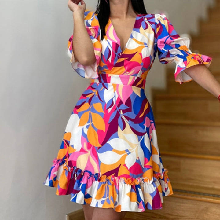 robe mini ludique pour femmes avec des manches bouffantes volumineuses et des volants Chic & Stil