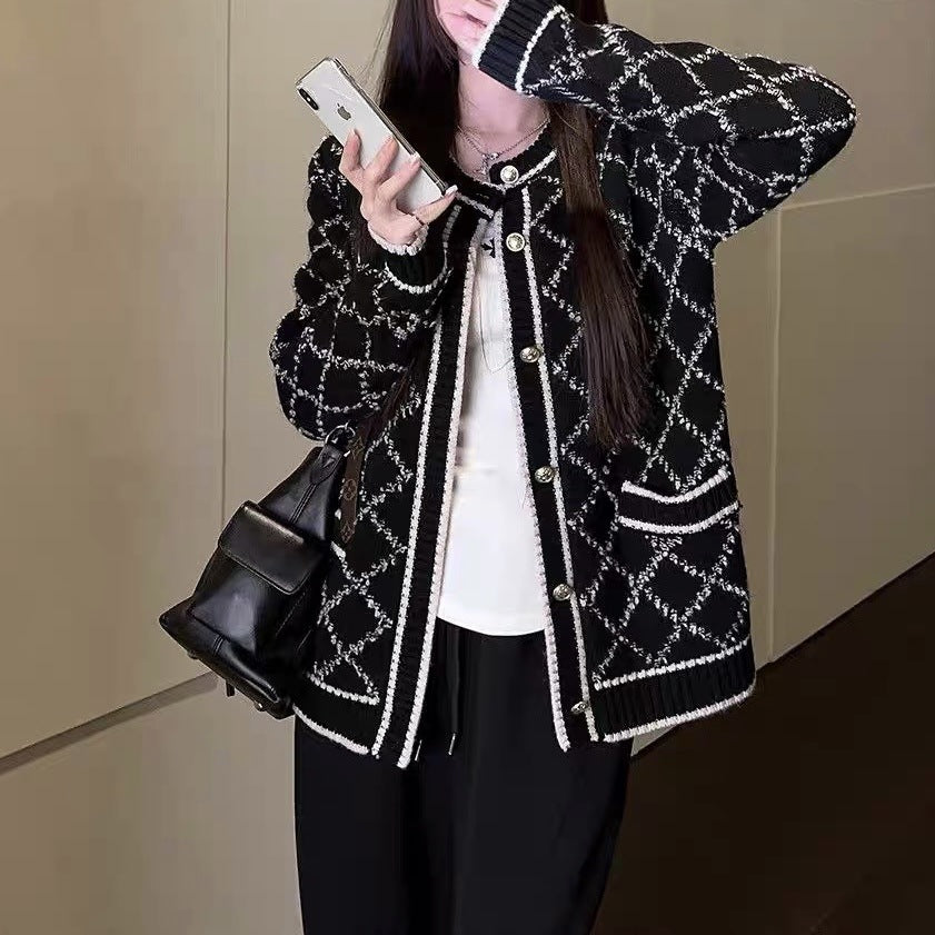Women's knitted jacket with decorative pattern and pockets Lune London