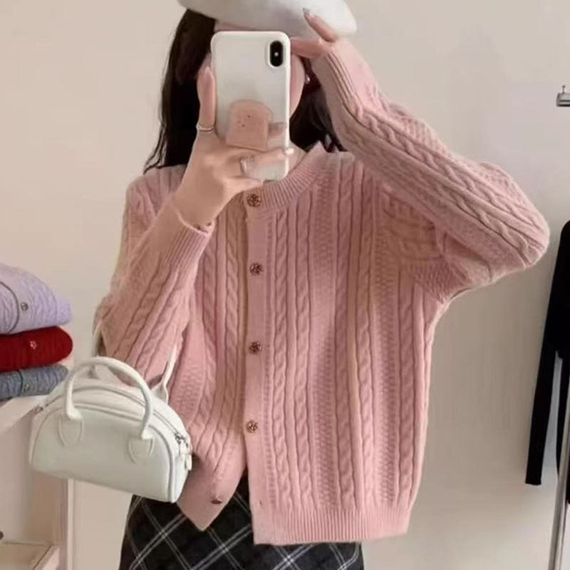 Cardigan élégant pour femmes avec motif en jambes et boutons décoratifs Chic & Stil