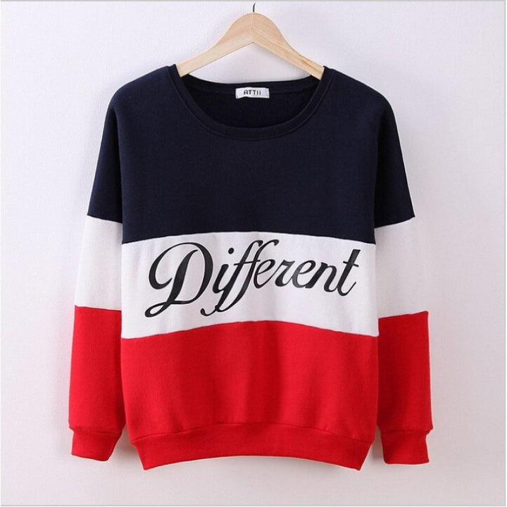 Sweat-shirt sportif pour femmes avec des rayures en bloc créatives et une écriture décontractée Chic & Stil