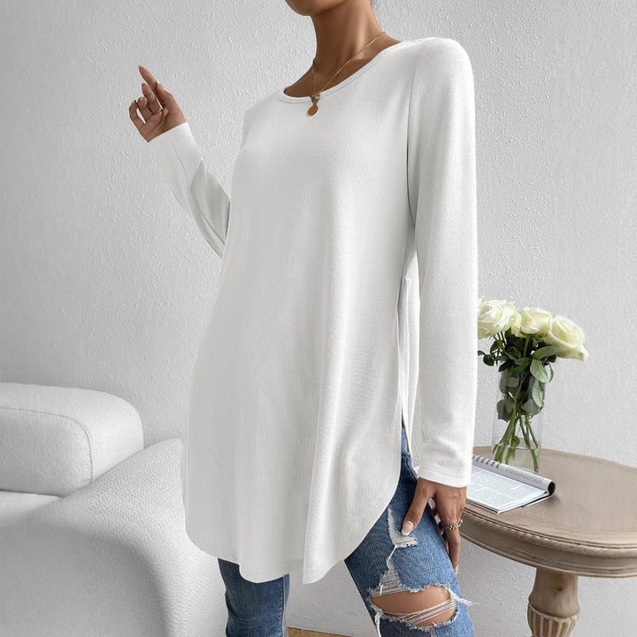 Women’s long sleeve top with modern cut and soft material Lune London