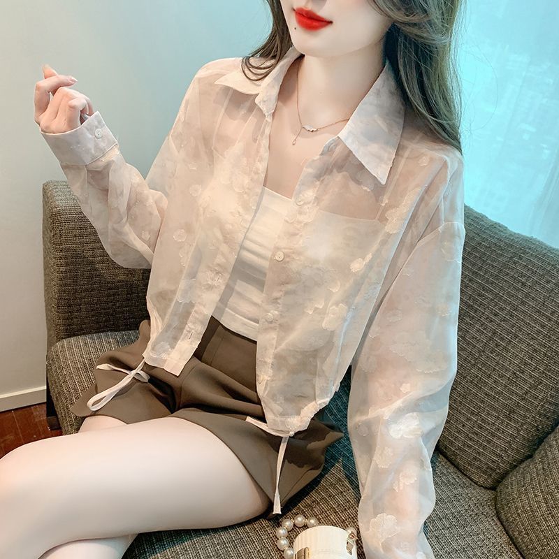 Blouse transparente pour femmes avec design floral Chic & Stil