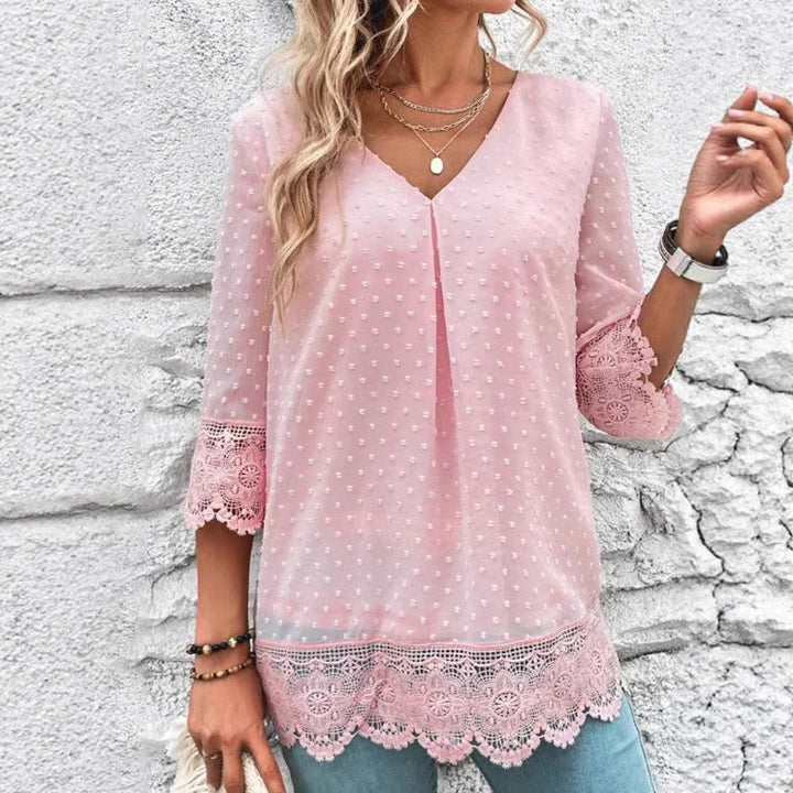 Blouse femme avec des détails en dentelle esthétique et des manches bouffantes Chic & Stil