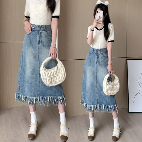 Jupe midi en denim pour femmes avec ourlet frangé Chic & Stil